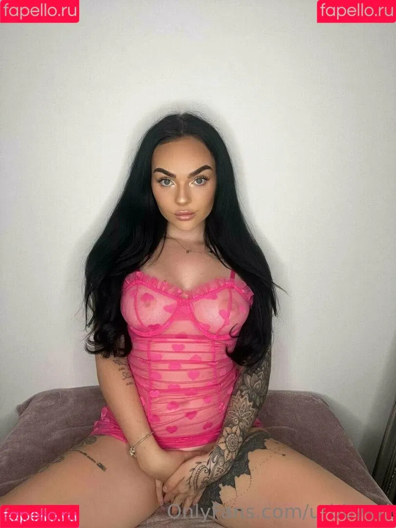 urbbyari Onlyfans Photo Gallery 