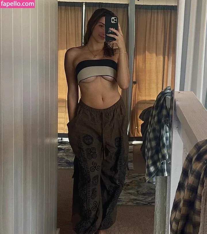 urbbyari Onlyfans Photo Gallery 