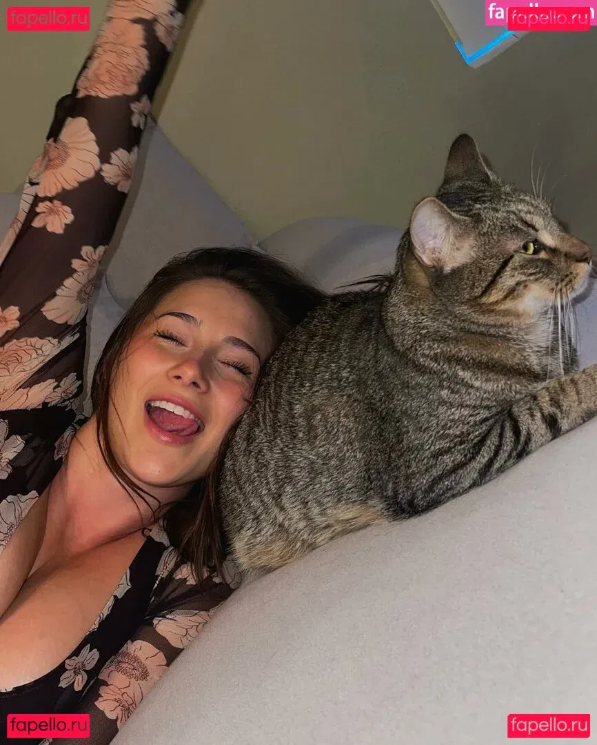 urbbyari Onlyfans Photo Gallery 