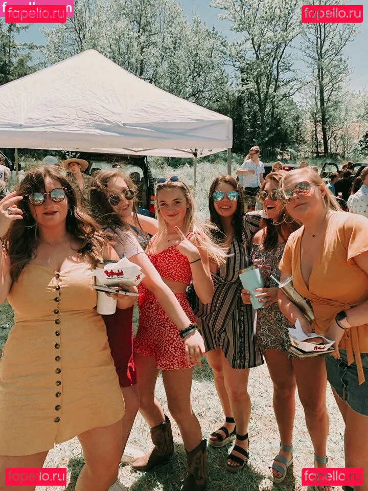 Rachel P Onlyfans Photo Gallery 