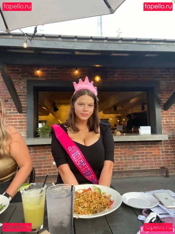 Rachel P Onlyfans Photo Gallery 