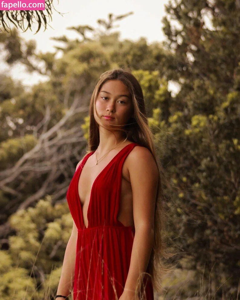 Elise Yukimura Onlyfans Photo Gallery 