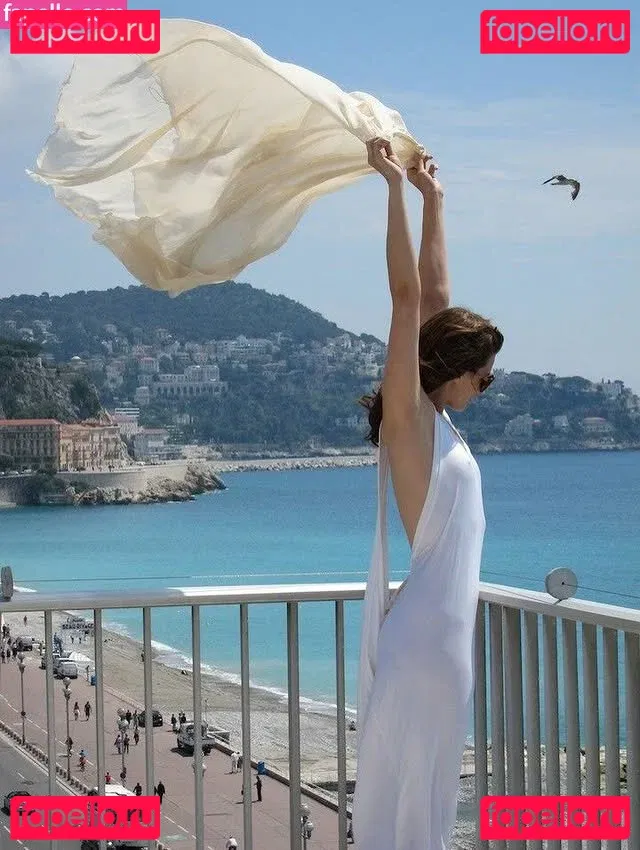 Stana Katic Onlyfans Photo Gallery 