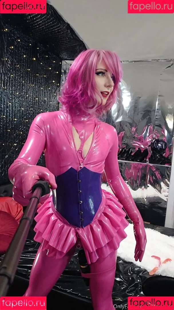 latexirime Onlyfans Photo Gallery 