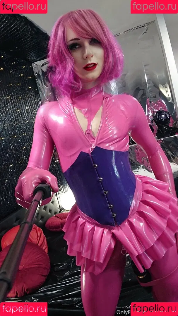 latexirime Onlyfans Photo Gallery 