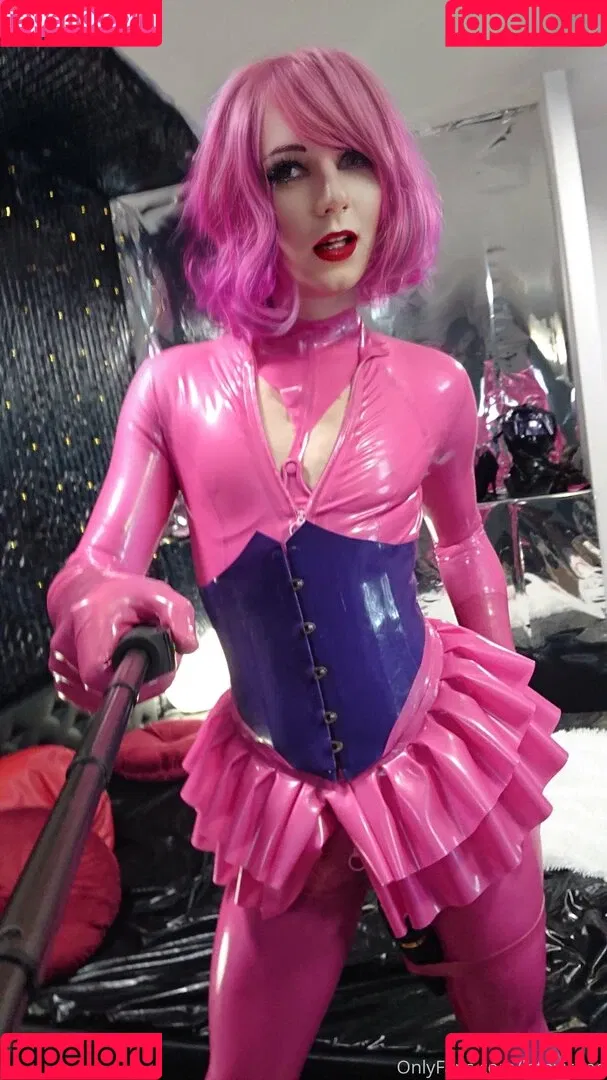latexirime Onlyfans Photo Gallery 