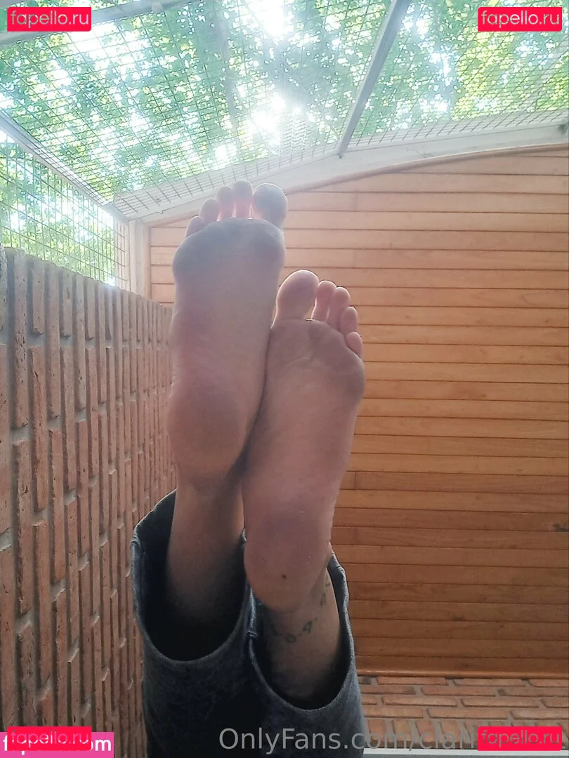 clarita.feet Onlyfans Photo Gallery 