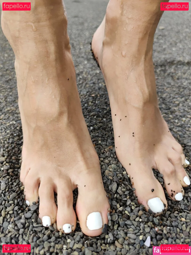 clarita.feet Onlyfans Photo Gallery 