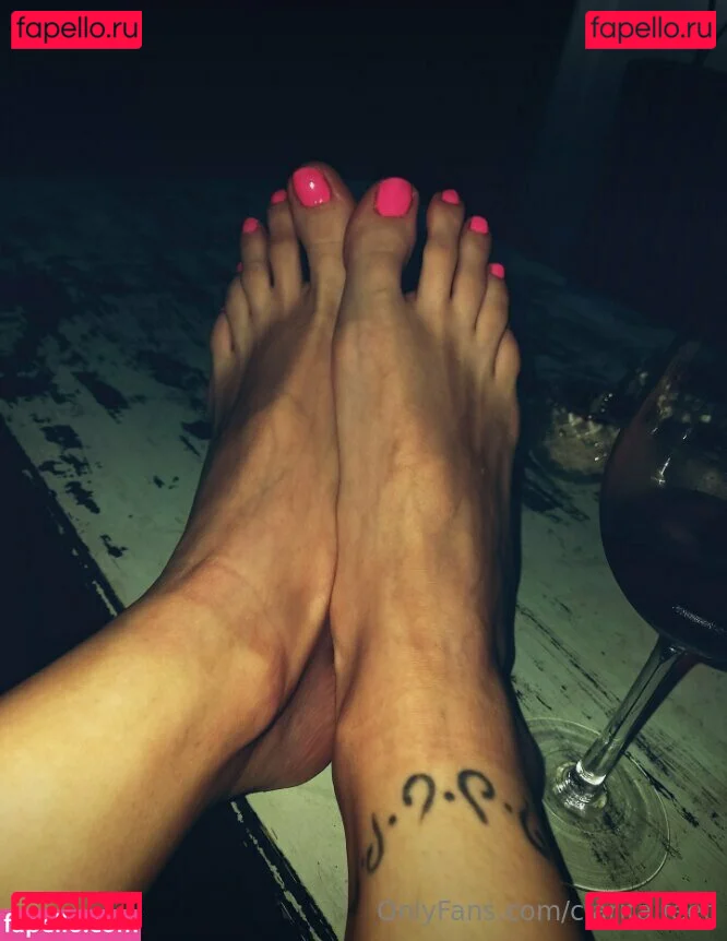 clarita.feet Onlyfans Photo Gallery 