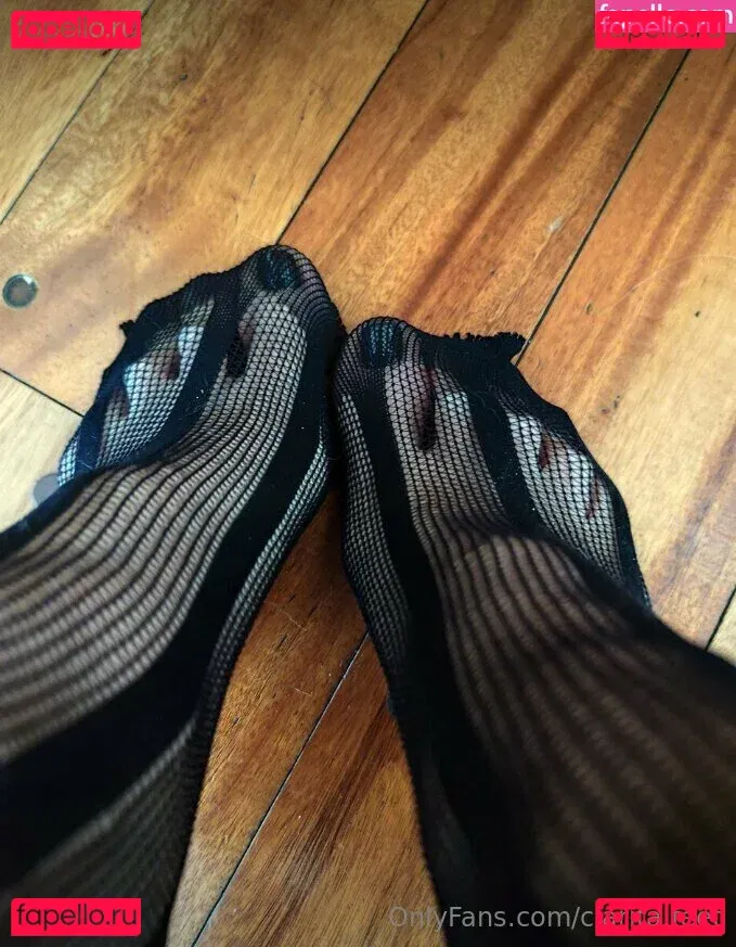 clarita.feet Onlyfans Photo Gallery 