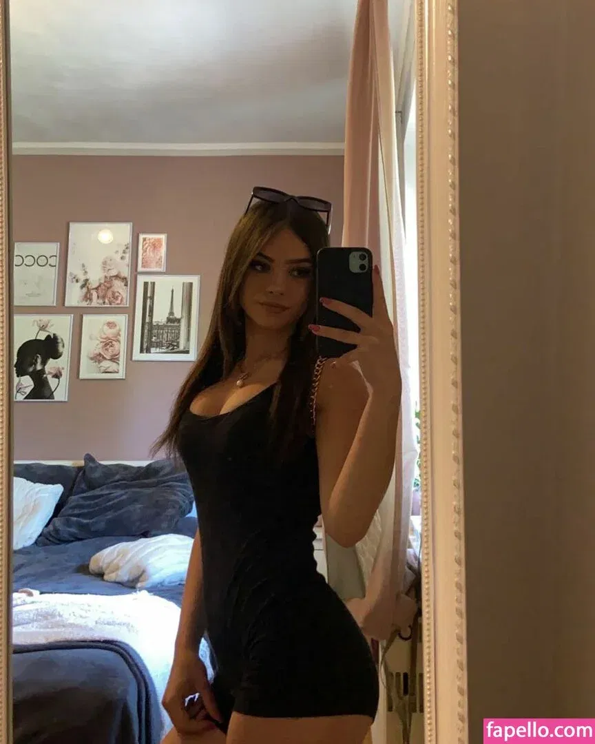 Doreengnadi Onlyfans Photo Gallery 