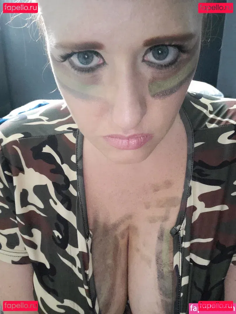 Rawrist Onlyfans Photo Gallery 