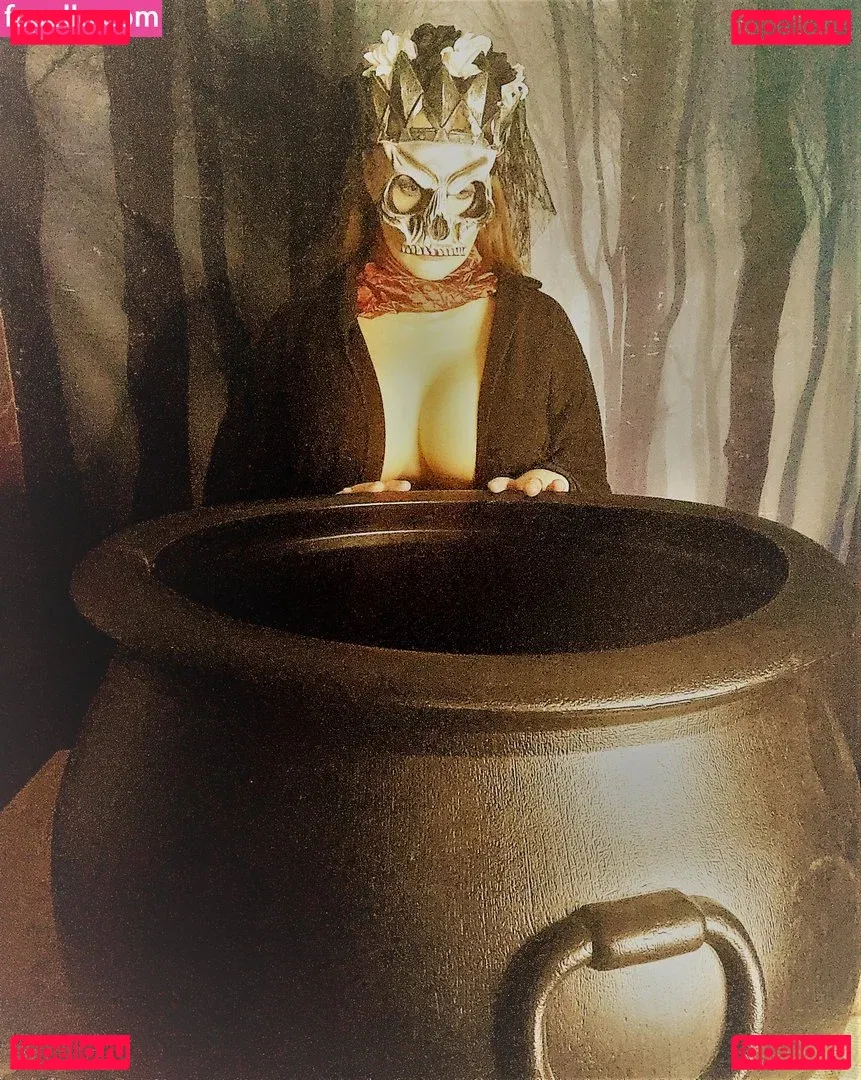 Rawrist Onlyfans Photo Gallery 