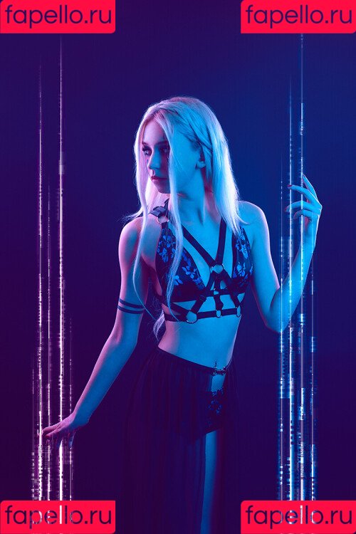 WhiteFox Onlyfans Photo Gallery 