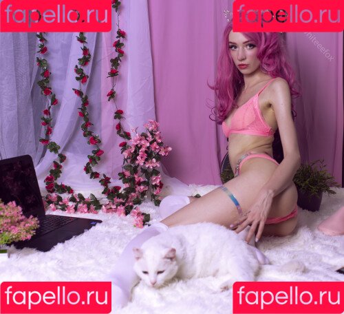 WhiteFox Onlyfans Photo Gallery 