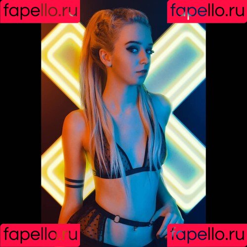 WhiteFox Onlyfans Photo Gallery 