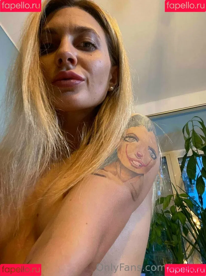 juskiss Onlyfans Photo Gallery 