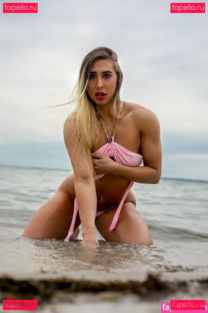 Alexandria Christa Onlyfans Photo Gallery 