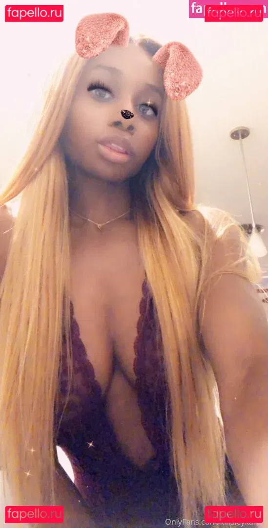 kinsleykarter Onlyfans Photo Gallery 