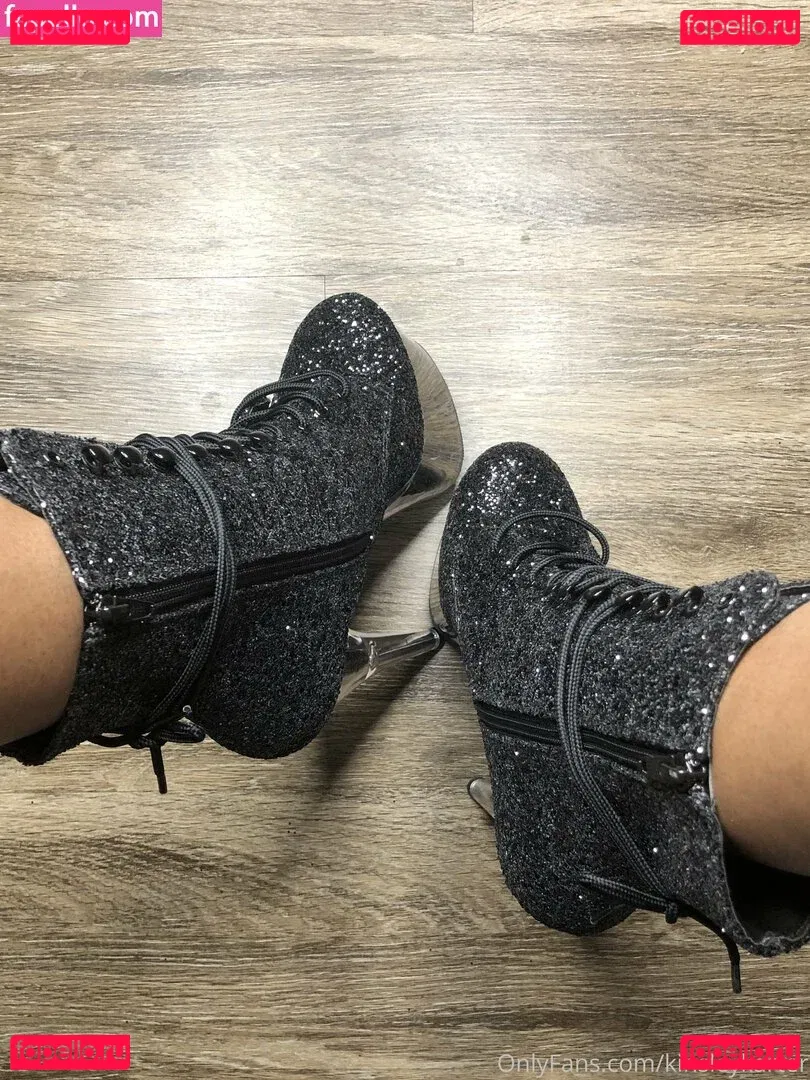 kinsleykarter Onlyfans Photo Gallery 