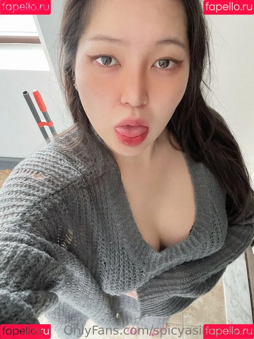spicyasiankitty2 Onlyfans Photo Gallery 