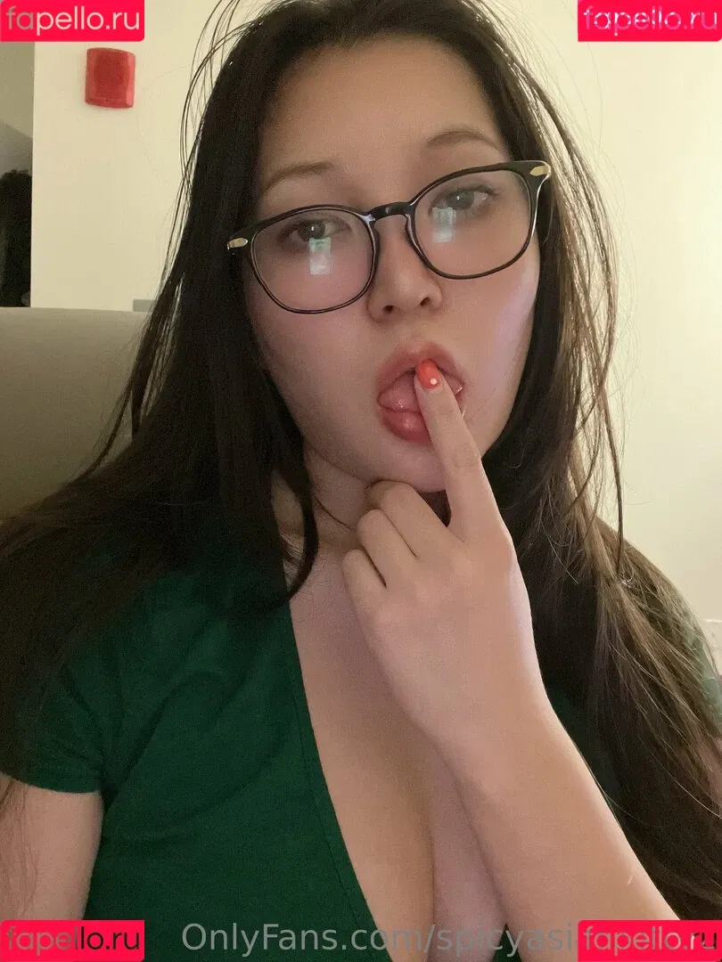 spicyasiankitty2 Onlyfans Photo Gallery 
