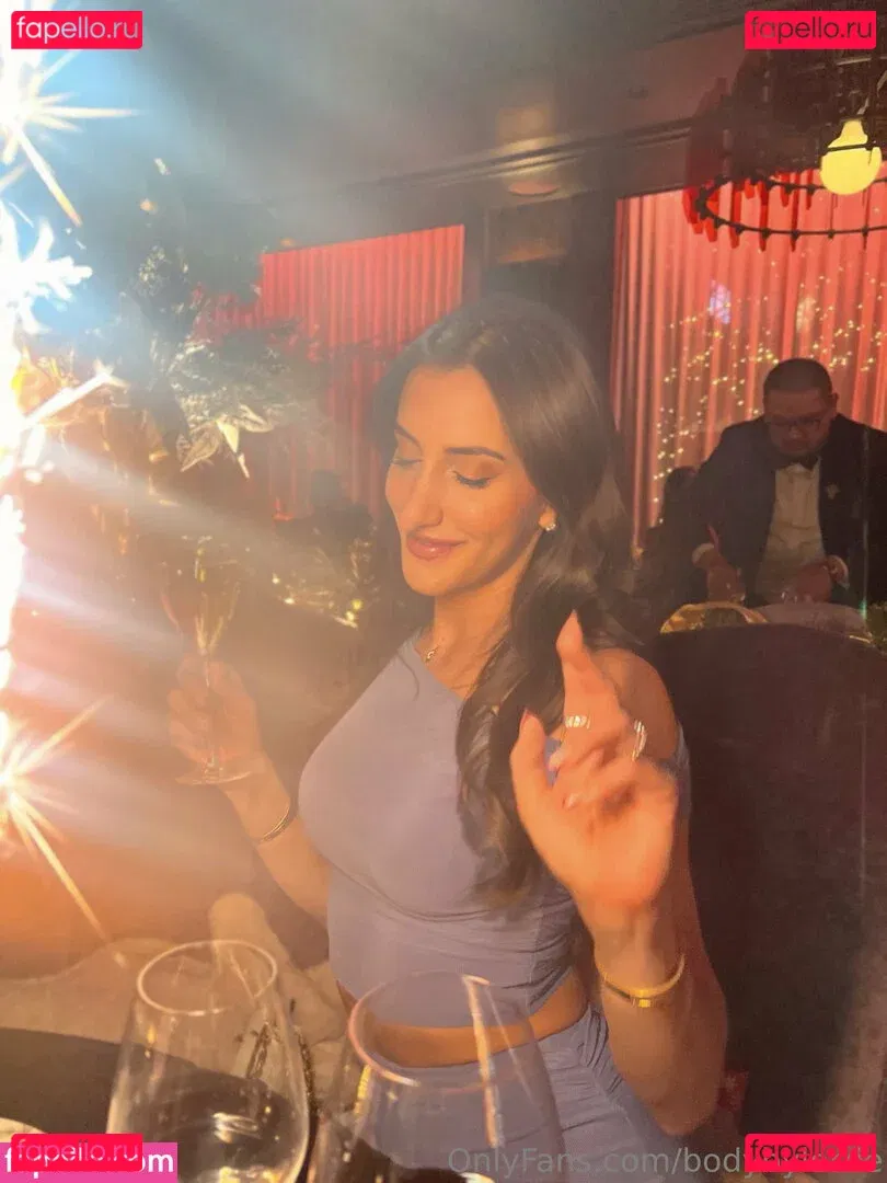 BodybyLorrie Onlyfans Photo Gallery 