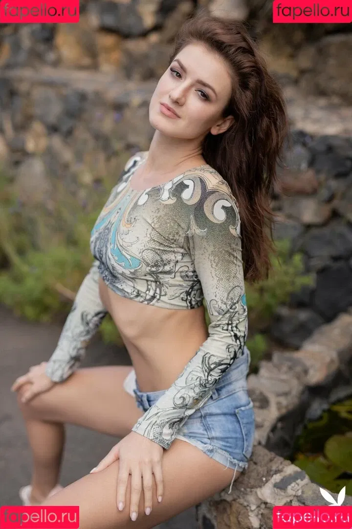 Elina Love Onlyfans Photo Gallery 