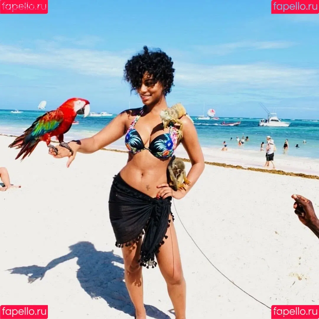 Taylor Rooks Onlyfans Photo Gallery 