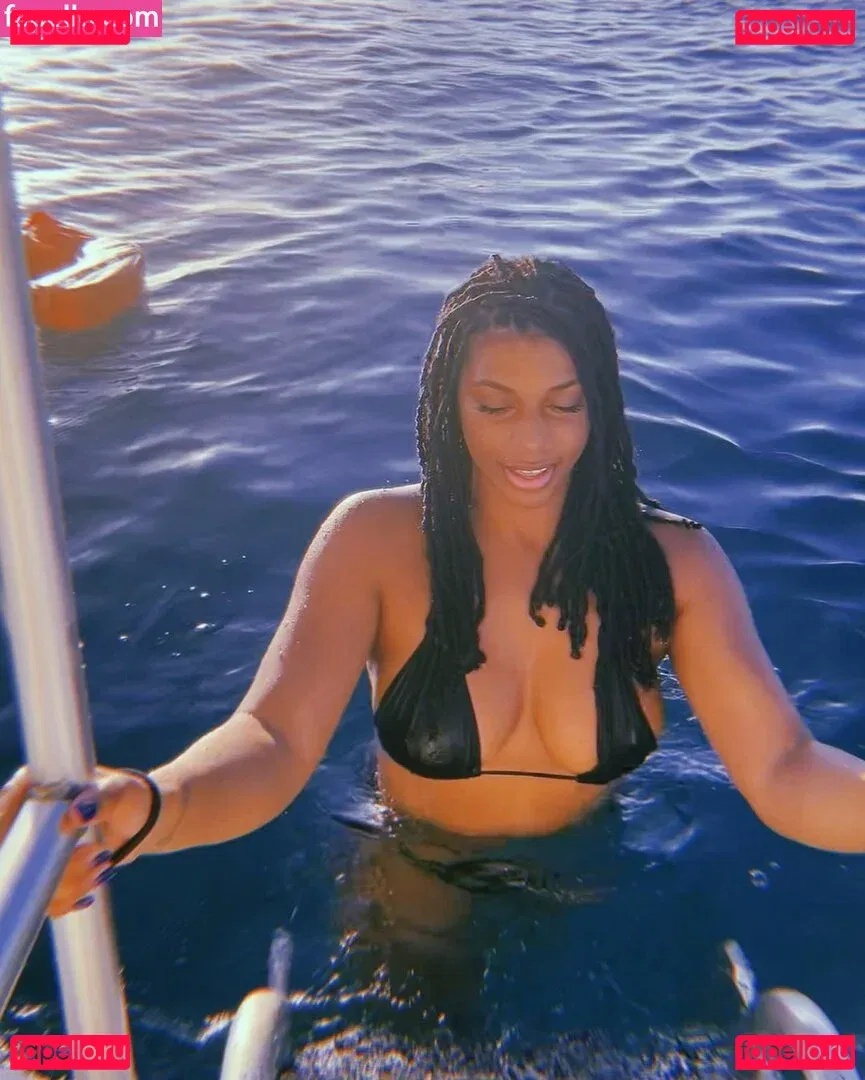 Taylor Rooks Onlyfans Photo Gallery 