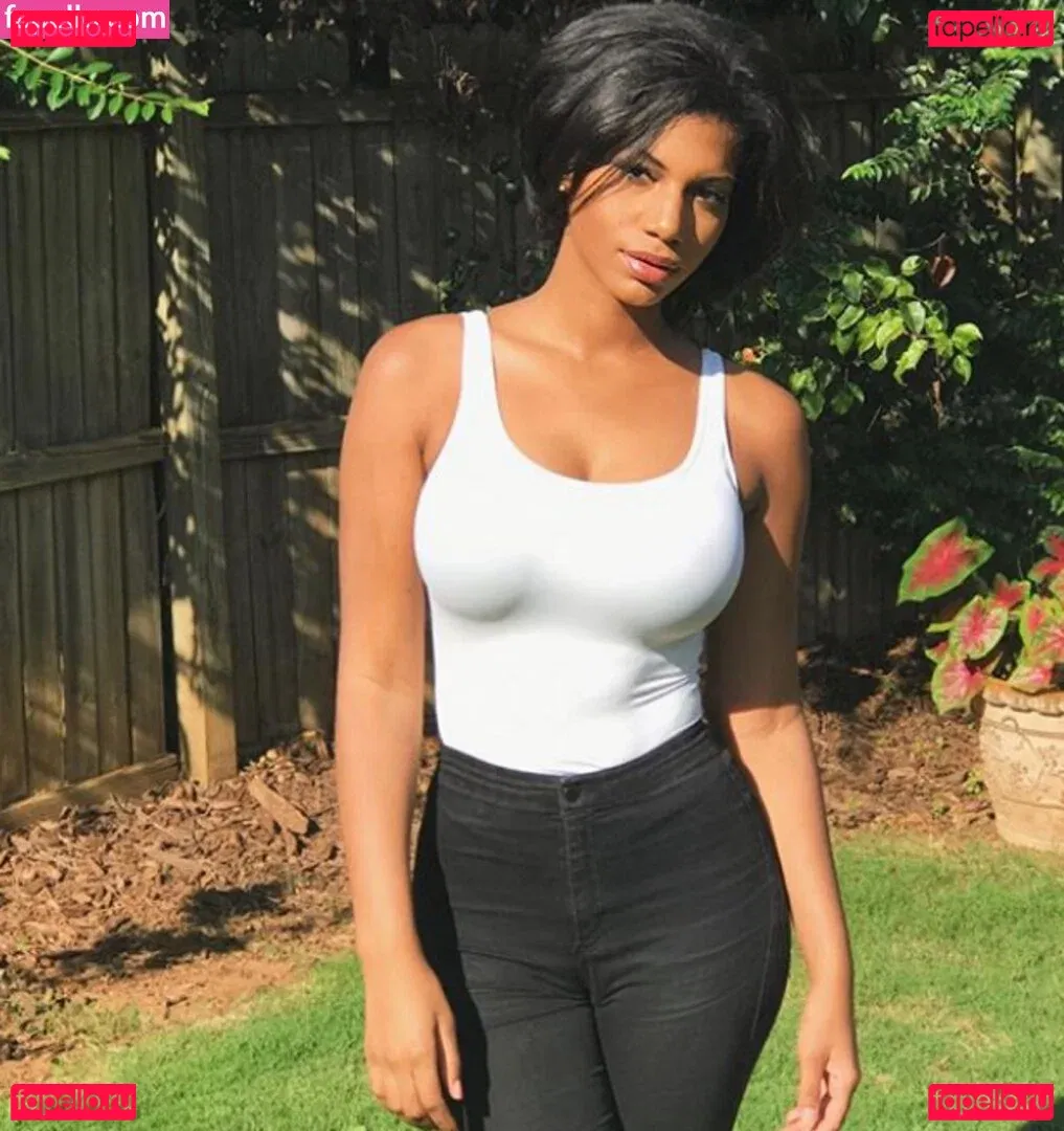 Taylor Rooks Onlyfans Photo Gallery 