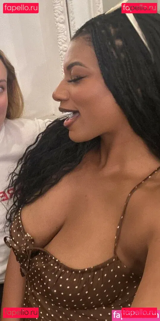 Taylor Rooks Onlyfans Photo Gallery 