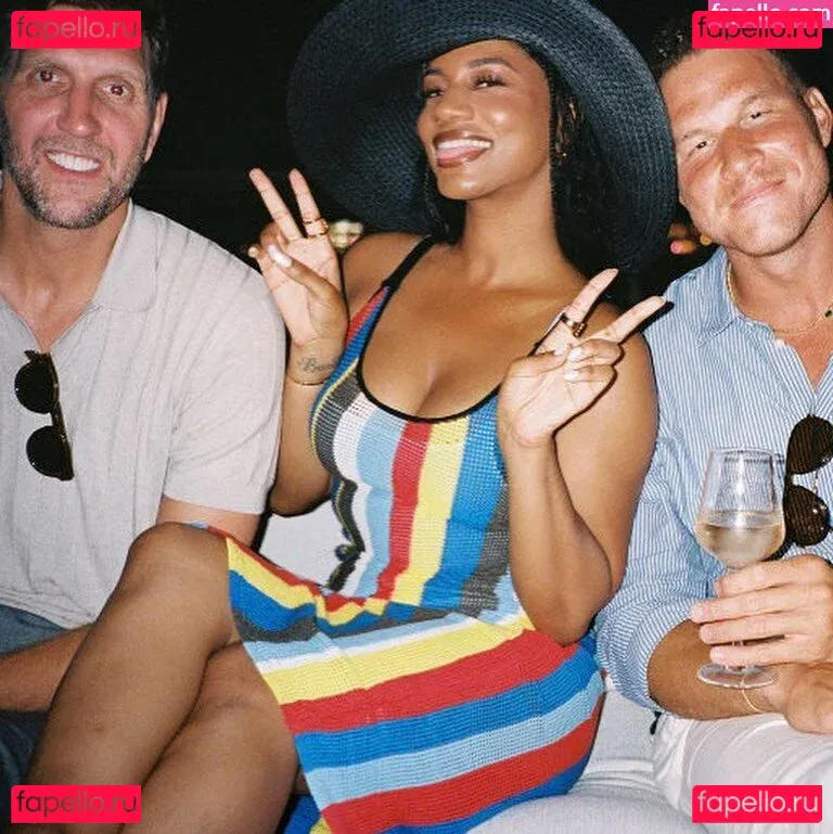 Taylor Rooks Onlyfans Photo Gallery 