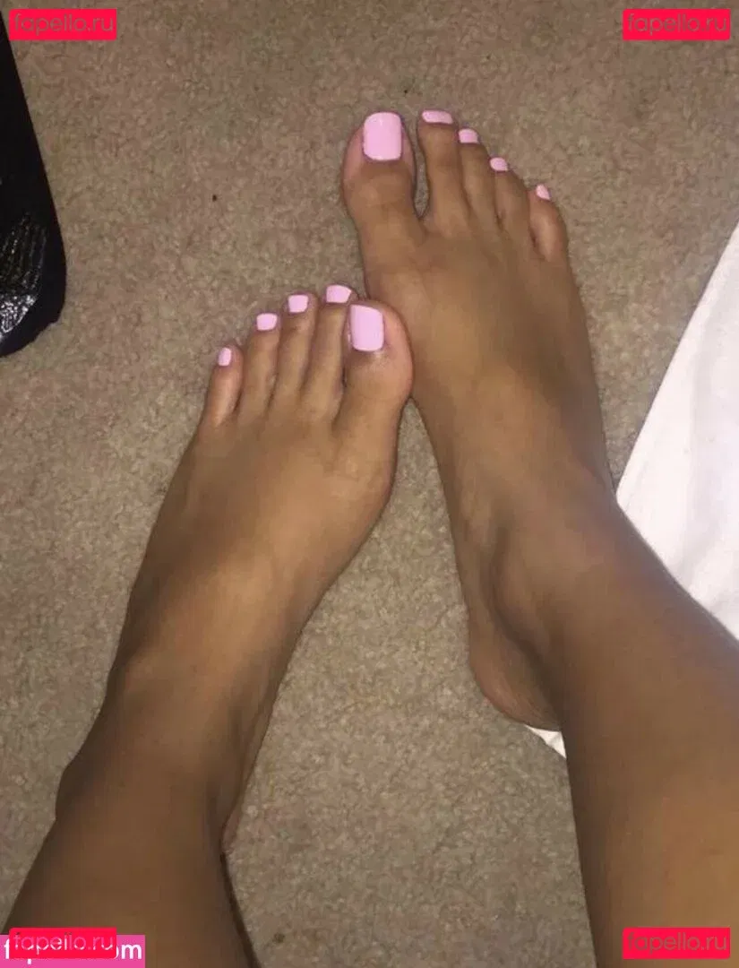 Pretty Feet Onlyfans Photo Gallery 