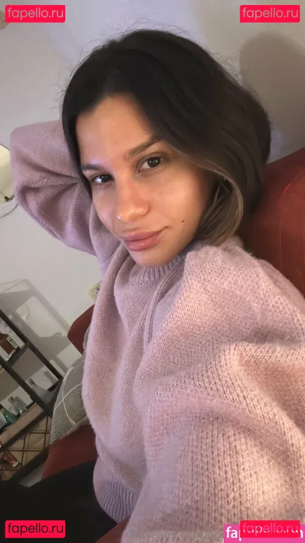 apoloniathomson Onlyfans Photo Gallery 