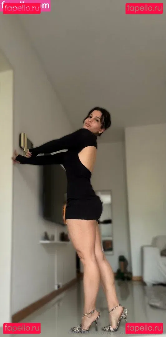 apoloniathomson Onlyfans Photo Gallery 