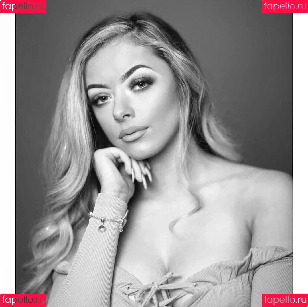 Chiara-Francesca Onlyfans Photo Gallery 