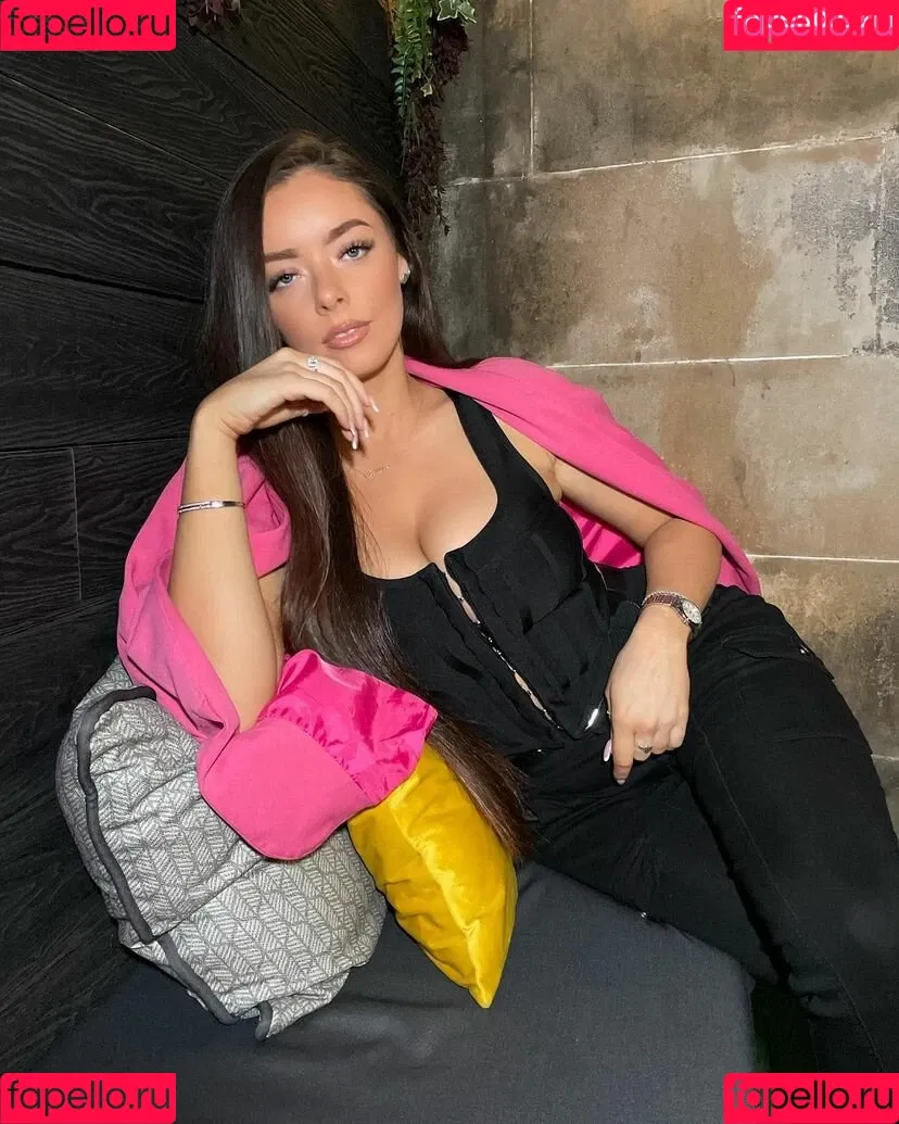 Chiara-Francesca Onlyfans Photo Gallery 