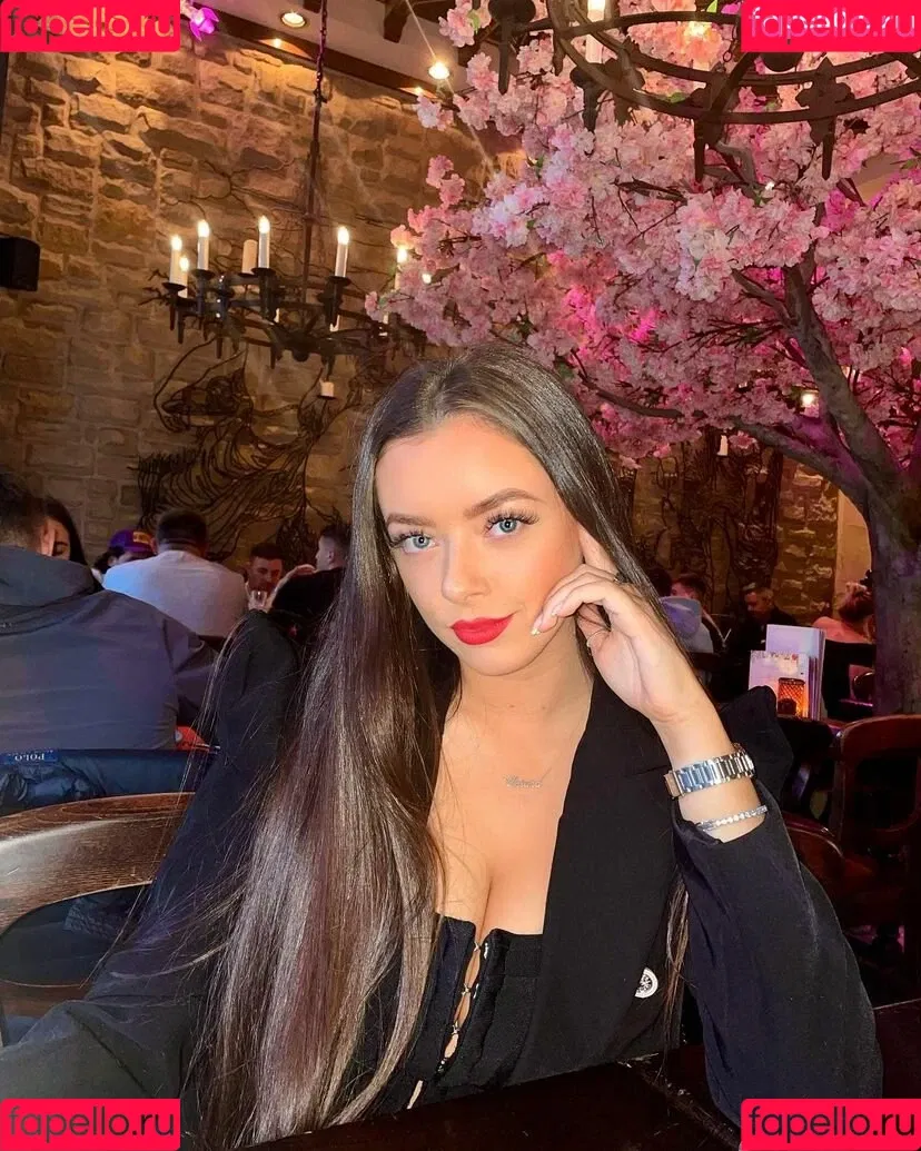 Chiara-Francesca Onlyfans Photo Gallery 
