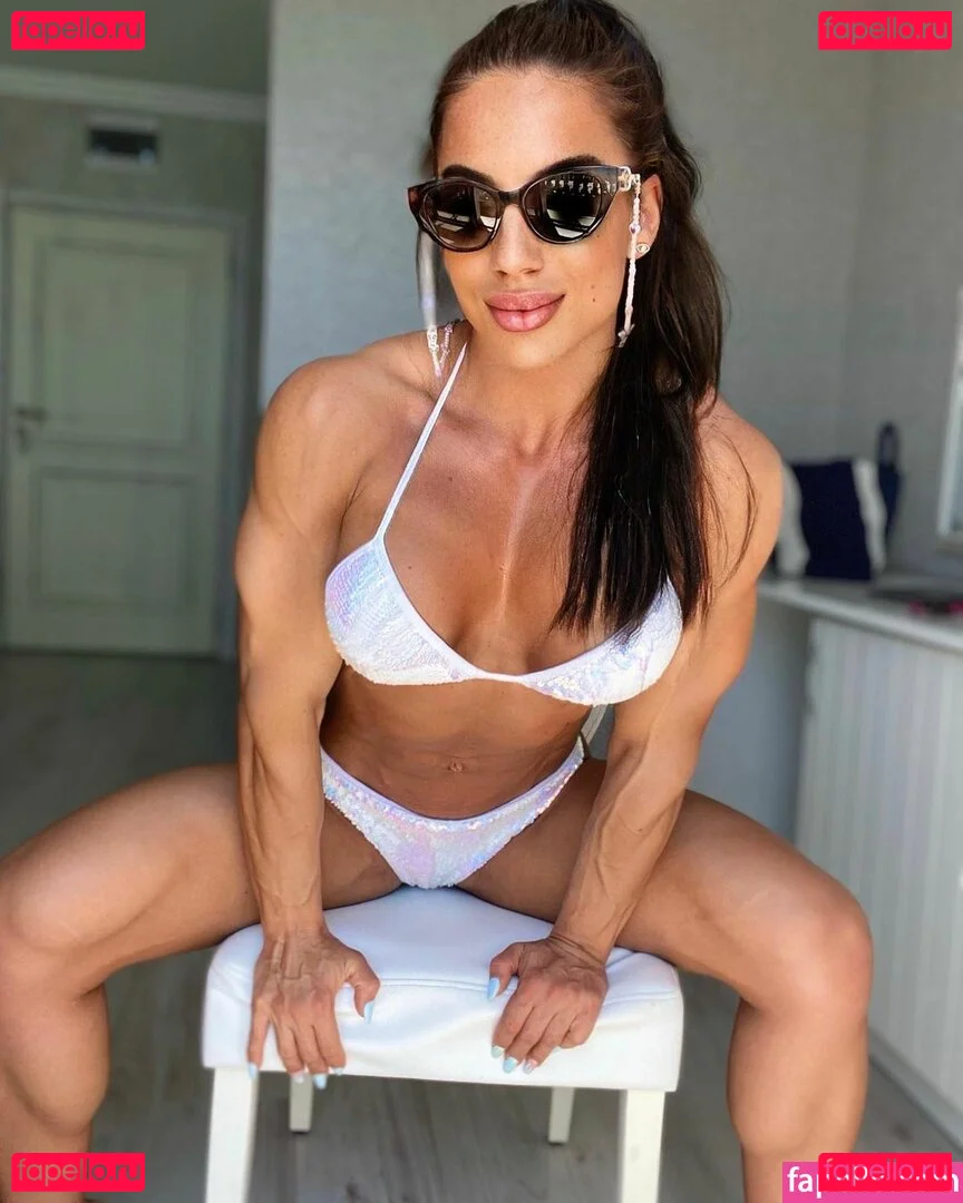 Elisabeta Ionita Onlyfans Photo Gallery 