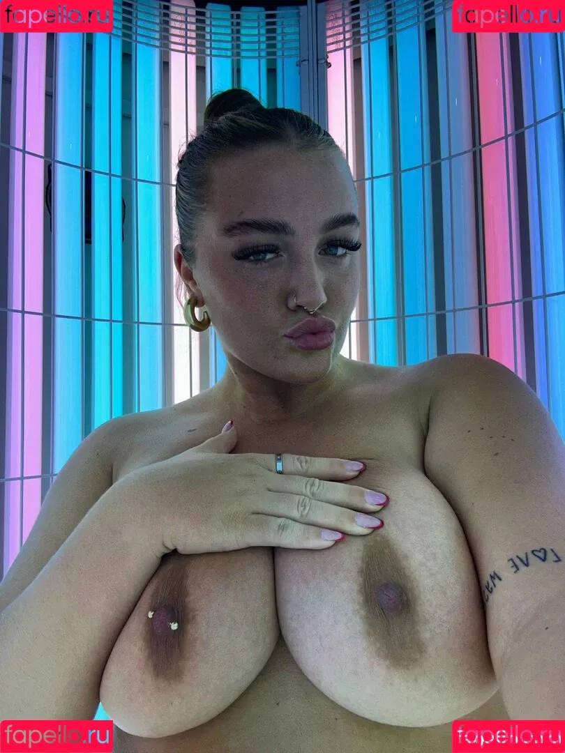 Baddybrunettexx Onlyfans Photo Gallery 
