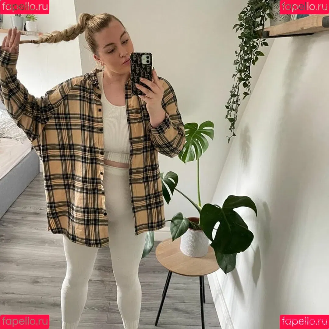 Baddybrunettexx Onlyfans Photo Gallery 