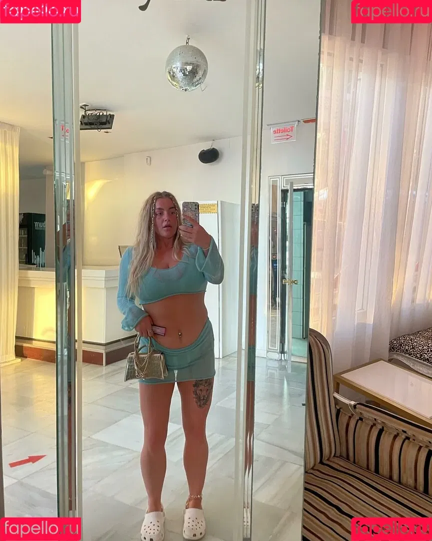 Baddybrunettexx Onlyfans Photo Gallery 