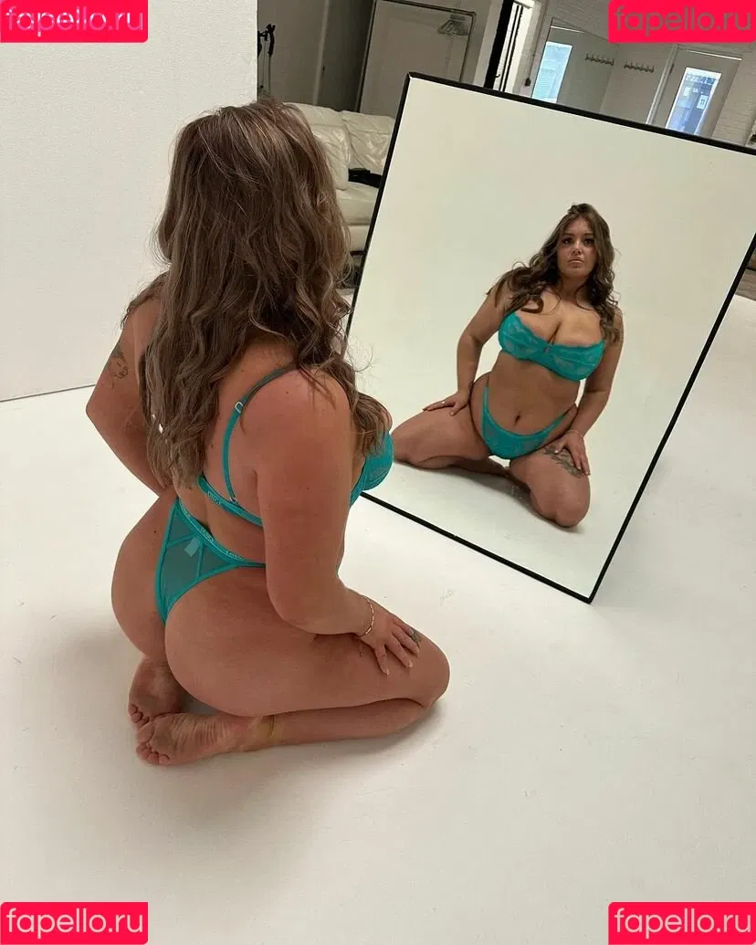 Baddybrunettexx Onlyfans Photo Gallery 