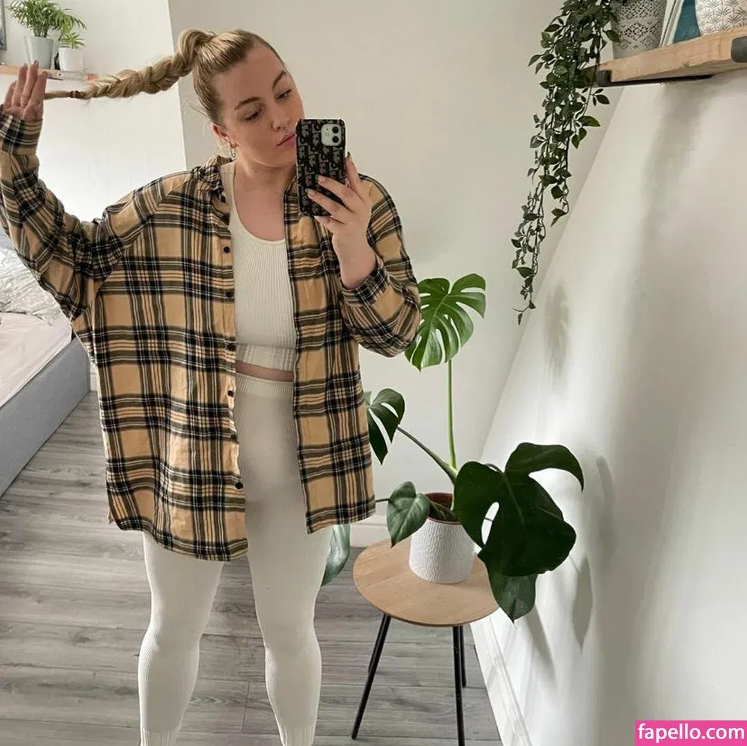 Baddybrunettexx Onlyfans Photo Gallery 