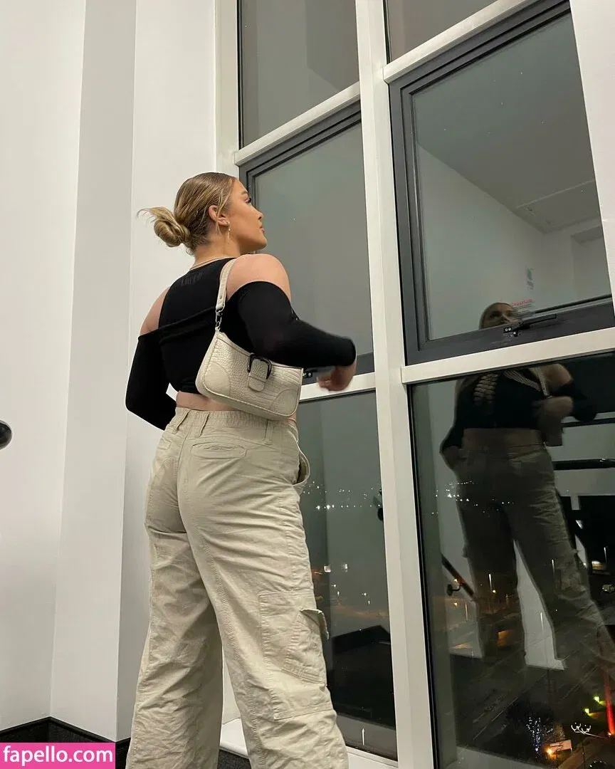 Baddybrunettexx Onlyfans Photo Gallery 