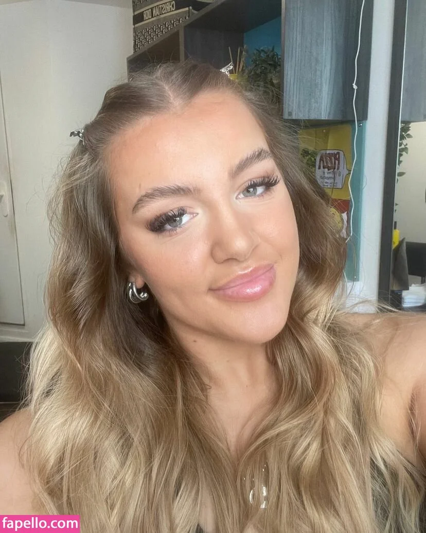 Baddybrunettexx Onlyfans Photo Gallery 