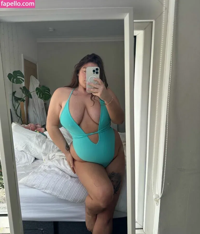 Baddybrunettexx Onlyfans Photo Gallery 