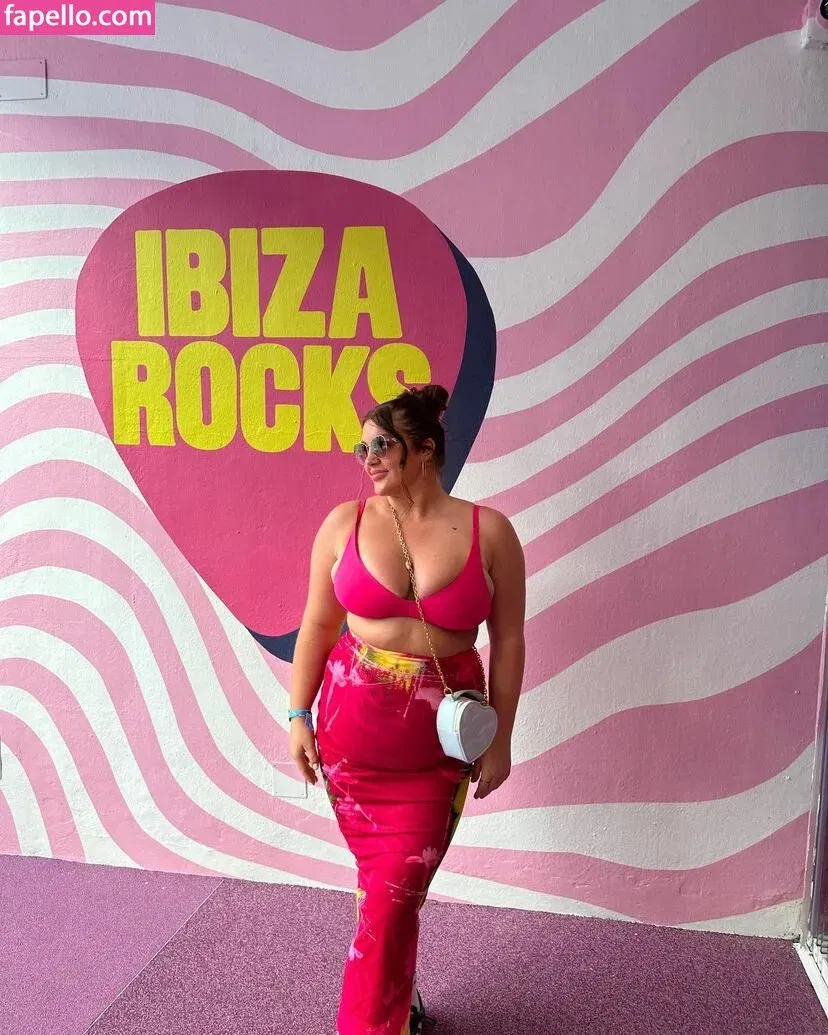 Baddybrunettexx Onlyfans Photo Gallery 