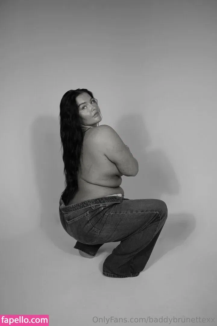 Baddybrunettexx Onlyfans Photo Gallery 